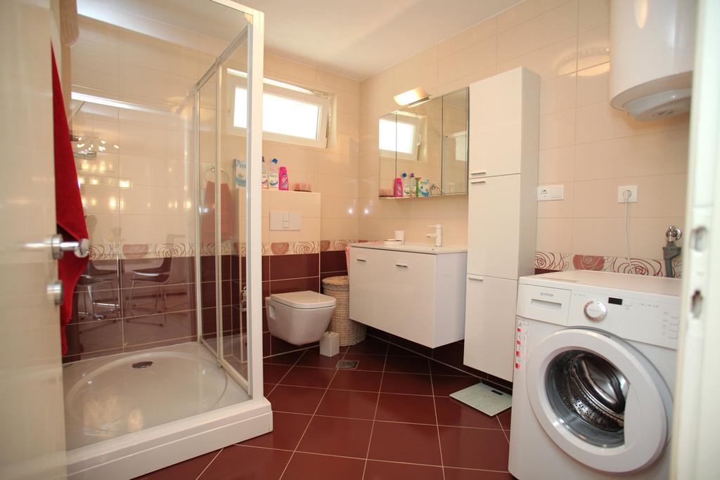 טרוגיר Gem Of The Sea Luxury Beach Apartment With Brand New Heating Infinity Pool מראה חיצוני תמונה