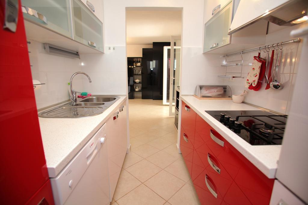 טרוגיר Gem Of The Sea Luxury Beach Apartment With Brand New Heating Infinity Pool מראה חיצוני תמונה