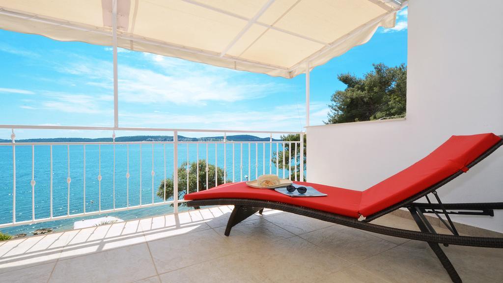 טרוגיר Gem Of The Sea Luxury Beach Apartment With Brand New Heating Infinity Pool מראה חיצוני תמונה