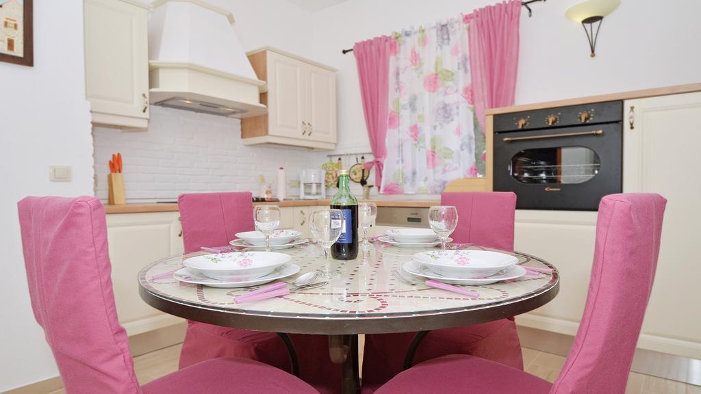טרוגיר Gem Of The Sea Luxury Beach Apartment With Brand New Heating Infinity Pool מראה חיצוני תמונה
