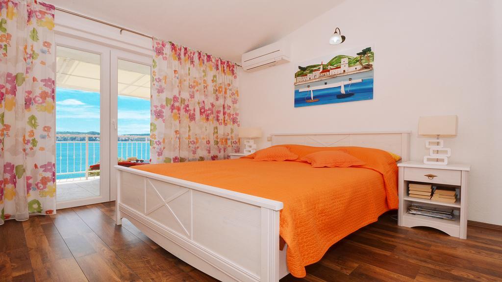 טרוגיר Gem Of The Sea Luxury Beach Apartment With Brand New Heating Infinity Pool מראה חיצוני תמונה