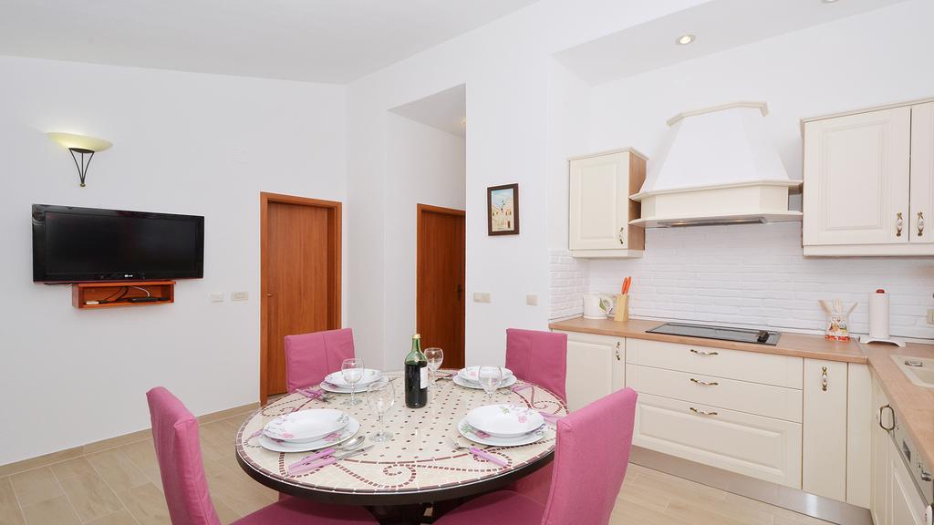 טרוגיר Gem Of The Sea Luxury Beach Apartment With Brand New Heating Infinity Pool מראה חיצוני תמונה