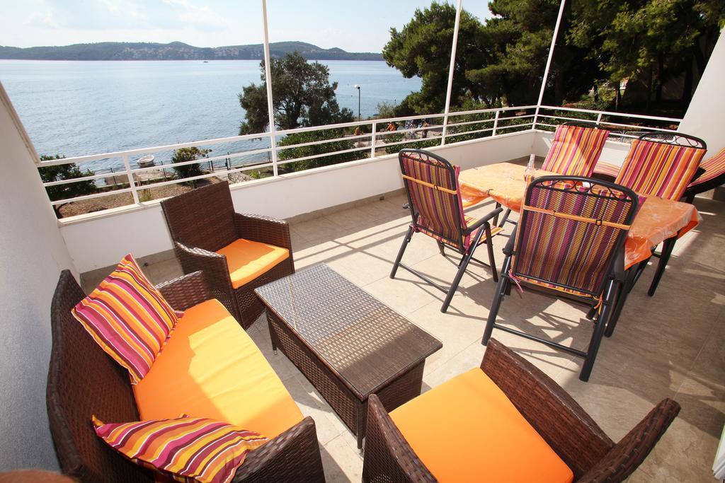 טרוגיר Gem Of The Sea Luxury Beach Apartment With Brand New Heating Infinity Pool מראה חיצוני תמונה