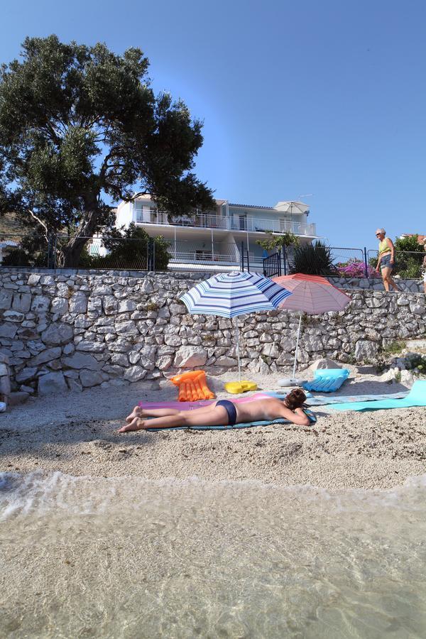 טרוגיר Gem Of The Sea Luxury Beach Apartment With Brand New Heating Infinity Pool מראה חיצוני תמונה