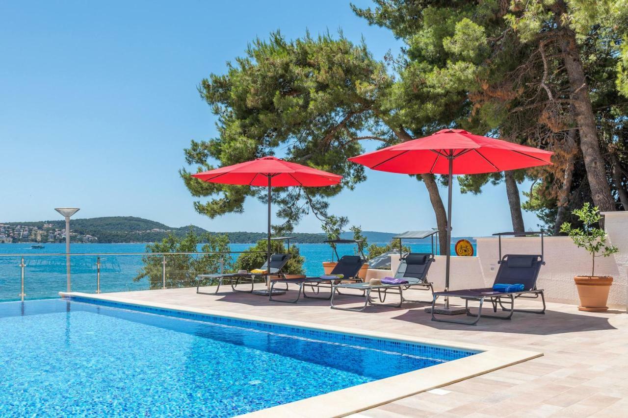 טרוגיר Gem Of The Sea Luxury Beach Apartment With Brand New Heating Infinity Pool מראה חיצוני תמונה