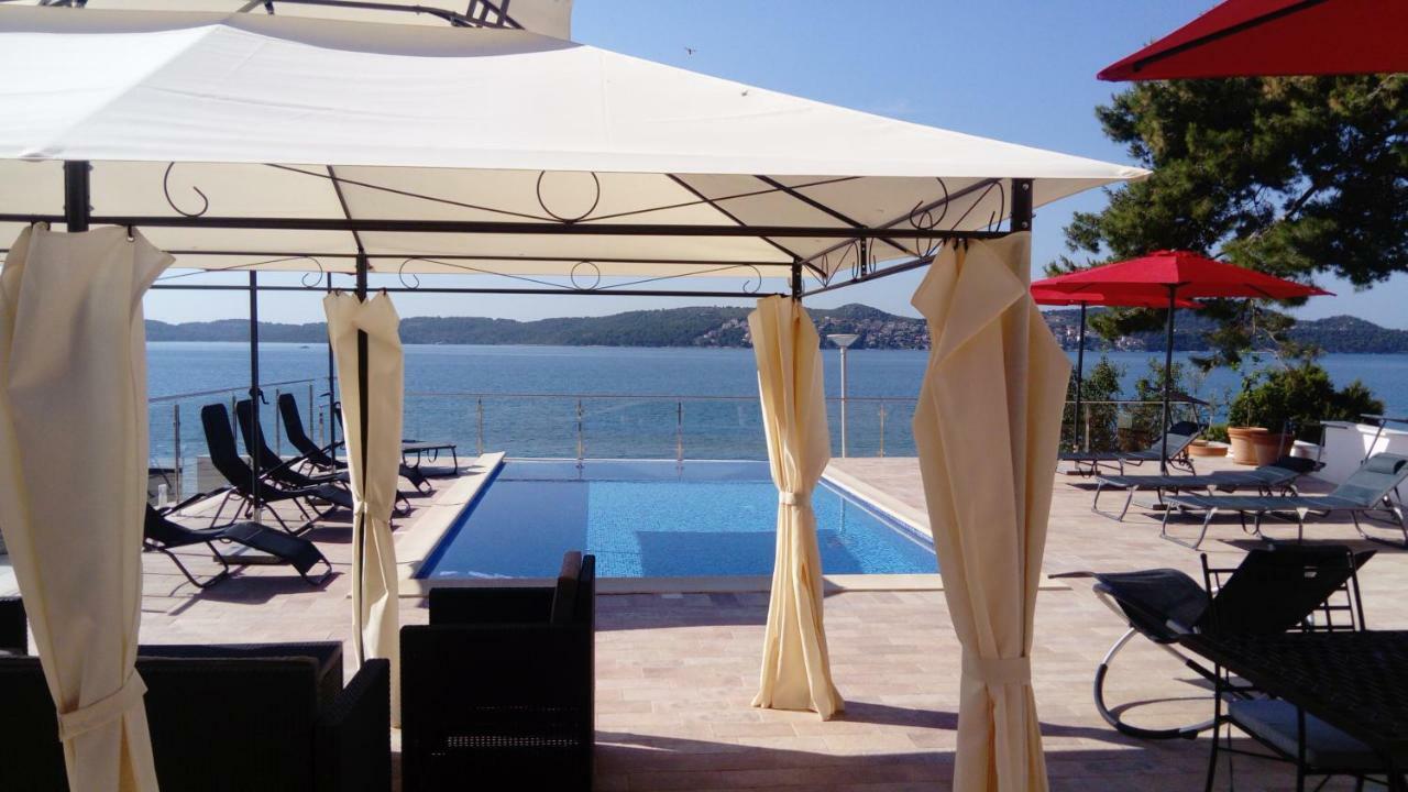טרוגיר Gem Of The Sea Luxury Beach Apartment With Brand New Heating Infinity Pool מראה חיצוני תמונה