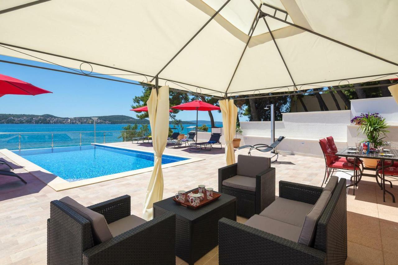 טרוגיר Gem Of The Sea Luxury Beach Apartment With Brand New Heating Infinity Pool מראה חיצוני תמונה