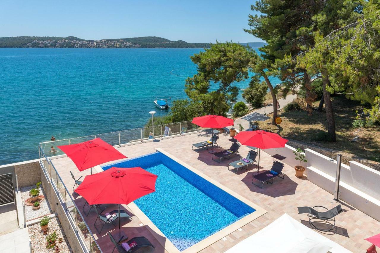 טרוגיר Gem Of The Sea Luxury Beach Apartment With Brand New Heating Infinity Pool מראה חיצוני תמונה