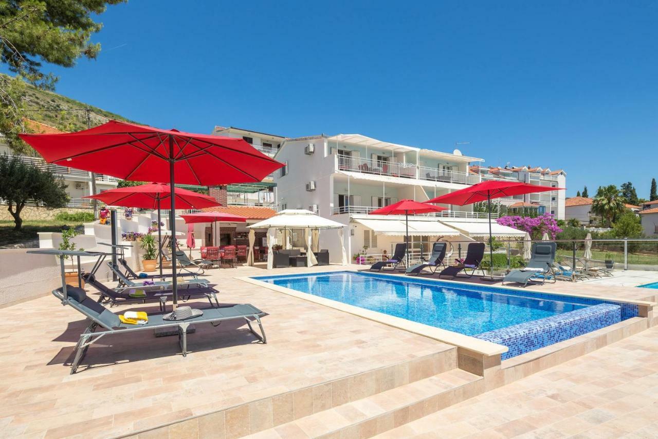 טרוגיר Gem Of The Sea Luxury Beach Apartment With Brand New Heating Infinity Pool מראה חיצוני תמונה